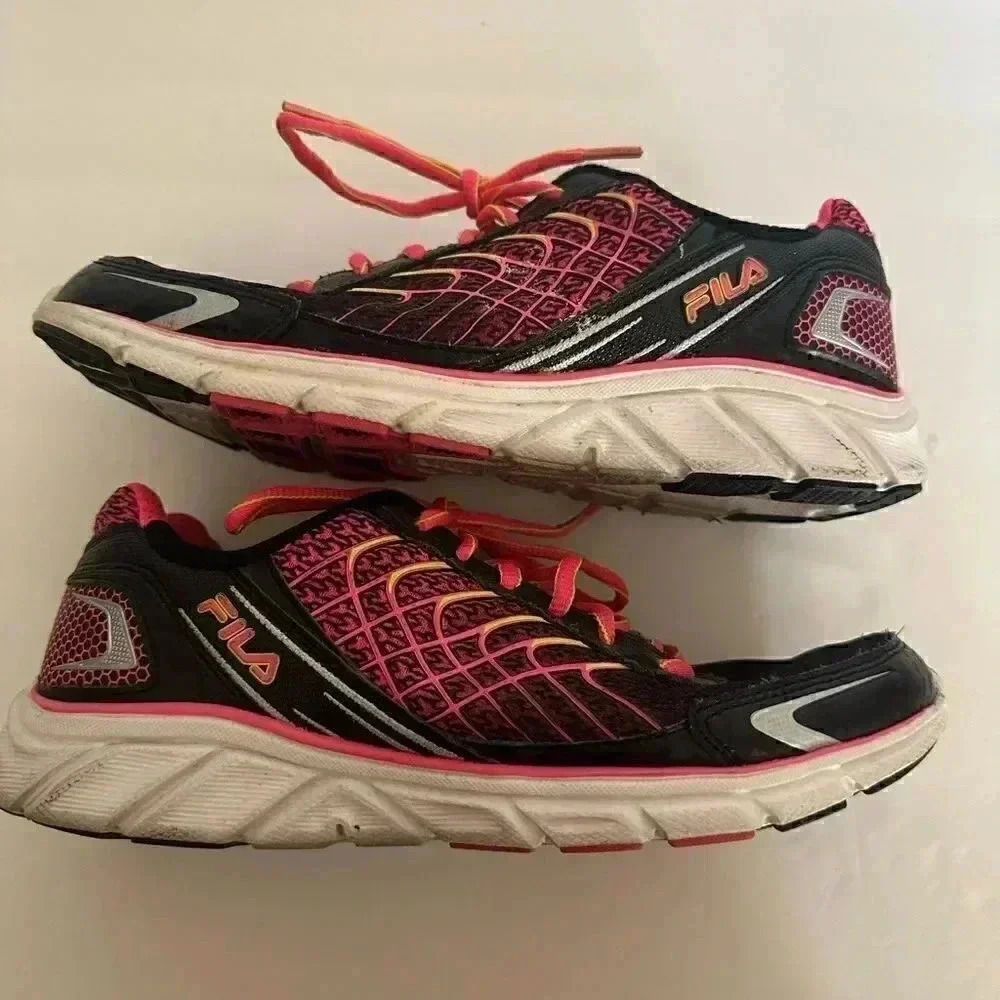 FILA Cool Max Sneaker Size 8